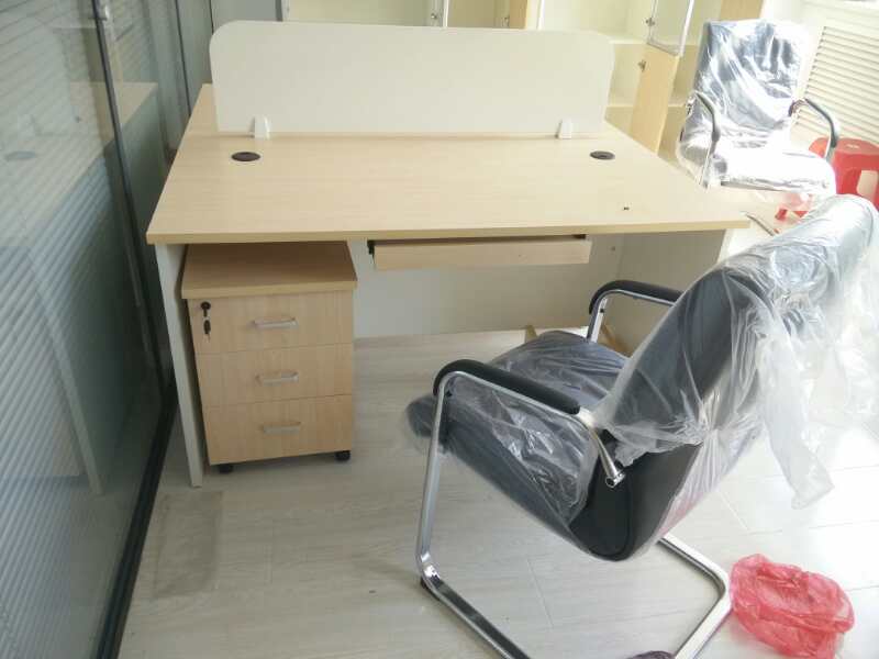 沈阳简约办公桌大气老板台大班台时尚电脑桌屏风隔断