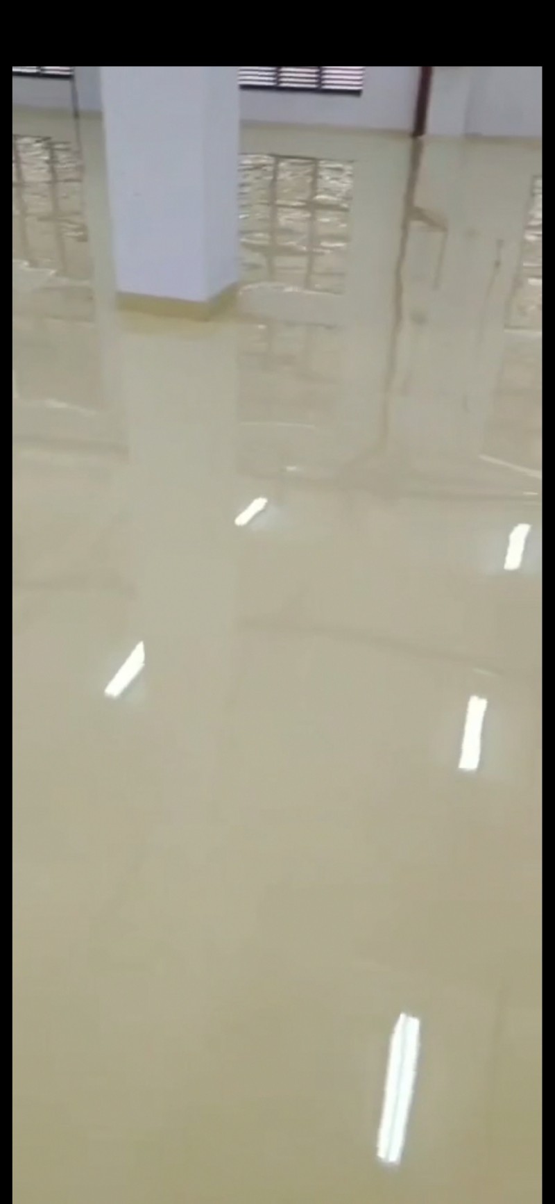 青岛油漆 工业漆 地坪漆 高光流展环氧漆 油漆厂 地坪漆施工