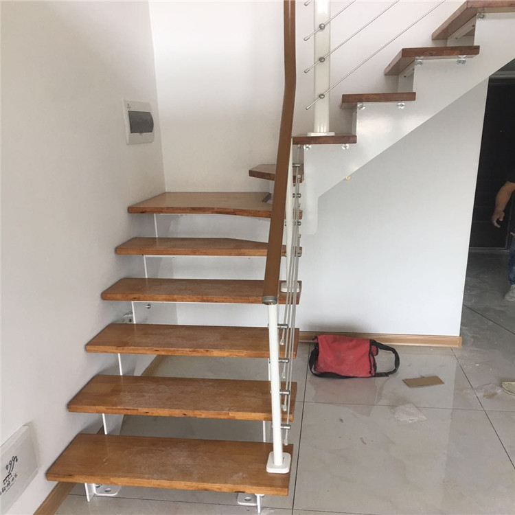 室内钢木楼梯栏杆 室内钢木楼梯款式 厂家售卖 价格优惠