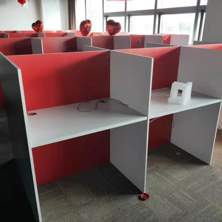 沈阳办公桌回收电话 竭诚回收价格高上门迅速包运输 木质办公岛