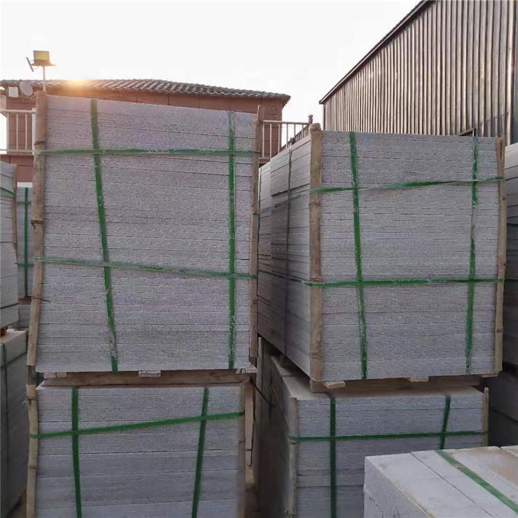 国宏石材加工 芝麻白火烧板 路沿石花岗岩 支持定做