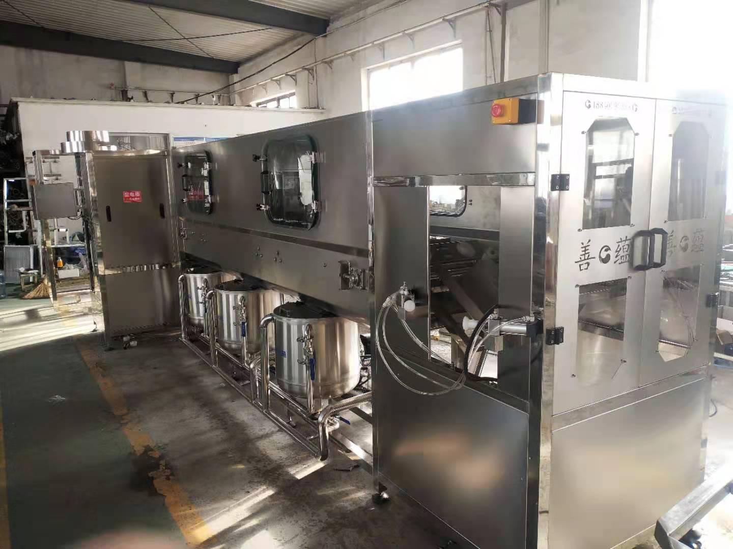 灌装纯净水生产线灌装机设备  鑫富涞桶装水生产设备厂家