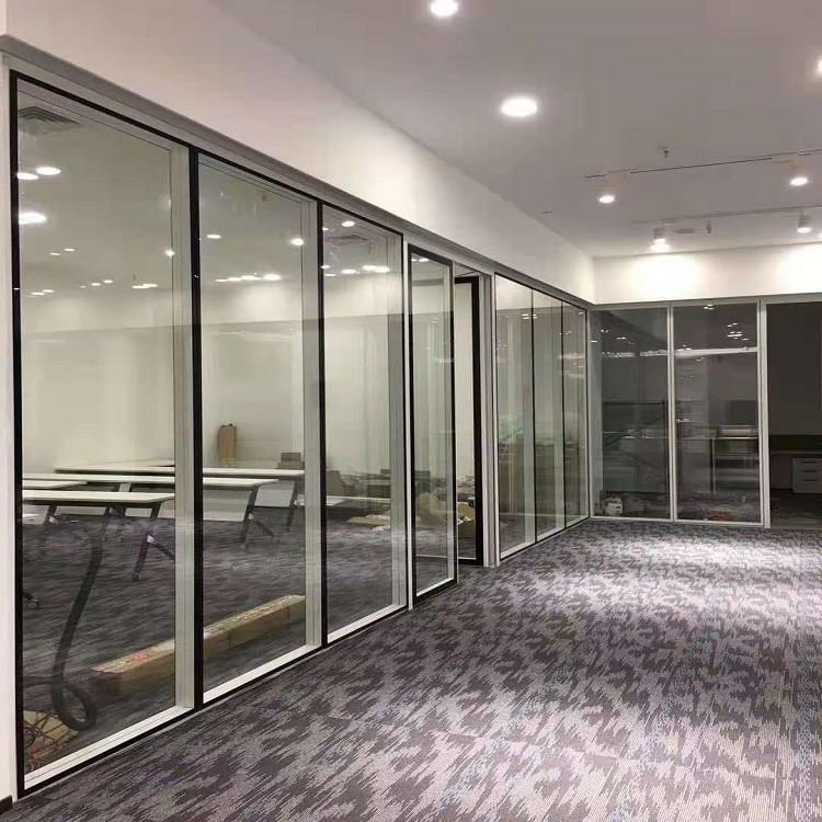 双层玻璃隔断高标准制作 沈阳爱思博玻璃隔断   服务多样化