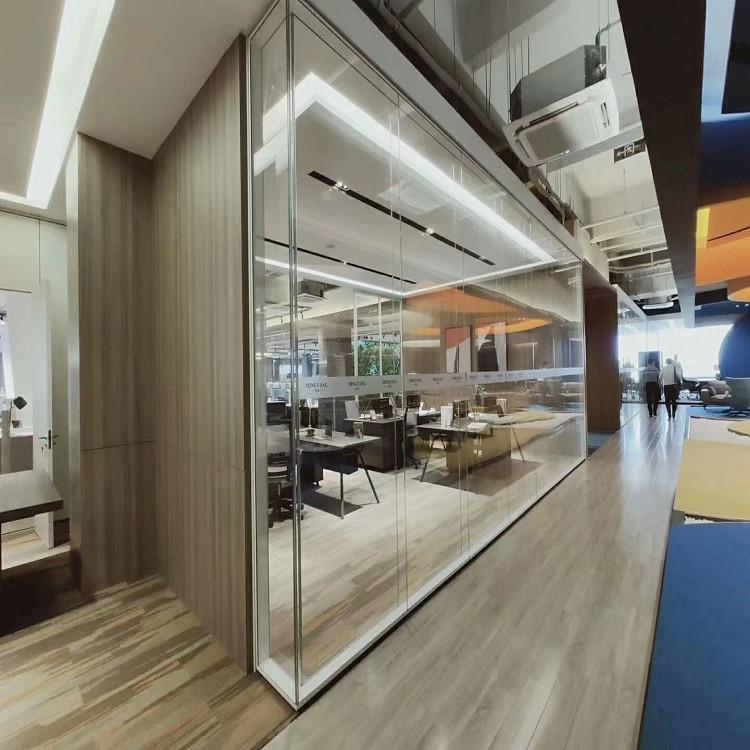 全景玻璃隔断好品质看得见   沈阳玻璃隔断厂家定制直发