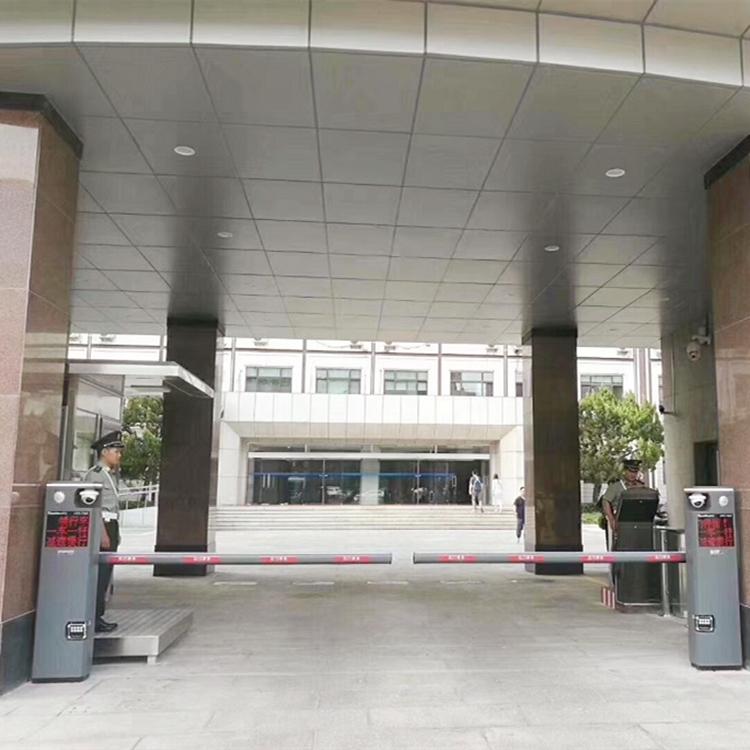 吉林快速道闸车牌识别一体机 停车场管理系统及设备安装厂家