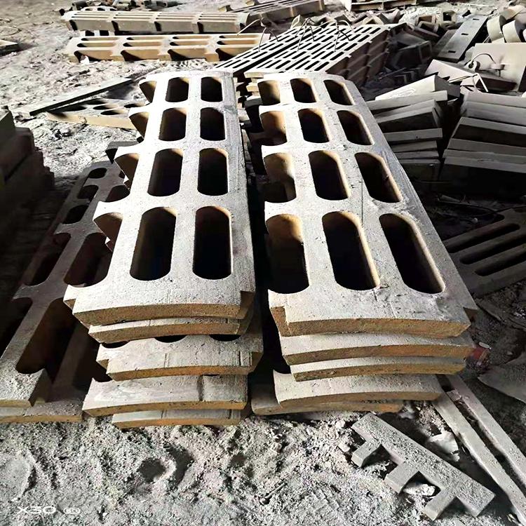 球磨机高锰钢衬板 高锰钢衬板铸造 高锰钢耐磨机衬板 高锰钢破碎锤头