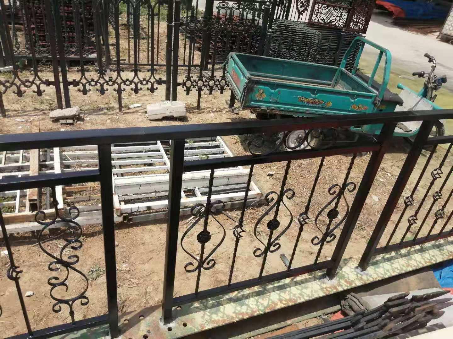 昌源铁艺定制护栏 阳台栏杆 