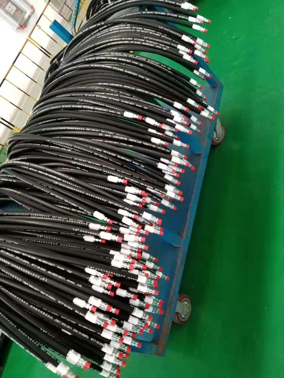 沈阳橡四，飞宇品牌胶管，六层钢丝缠绕软管，钢丝编织软管，总成扣压，工程机械，液压配件