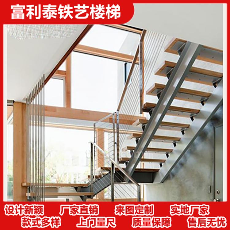 阁楼铁艺楼梯 沈阳铁艺楼梯厂家