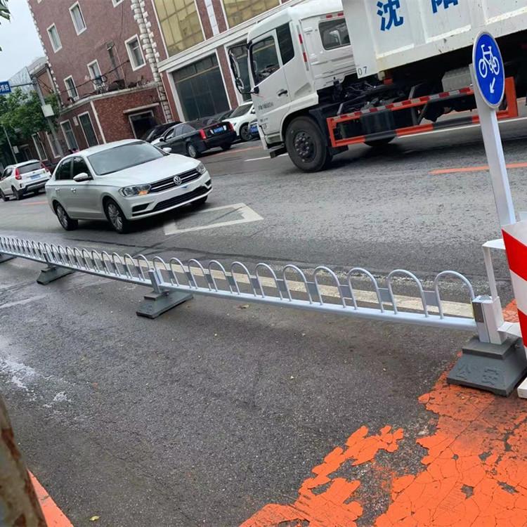 辽宁 市政围栏市政护栏道路隔离护栏 交通公路隔离栏厂家