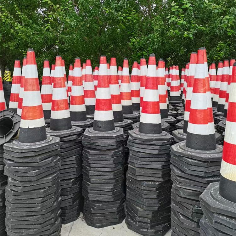 沈阳橡胶路锥 反光路锥 三角锥 安全警示路锥 雪糕桶批发厂家