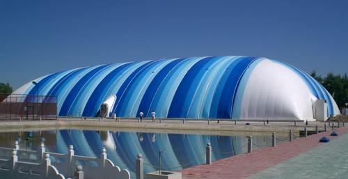 新型智能化体育气膜建筑，足球场气膜，封闭场馆，搭建快。