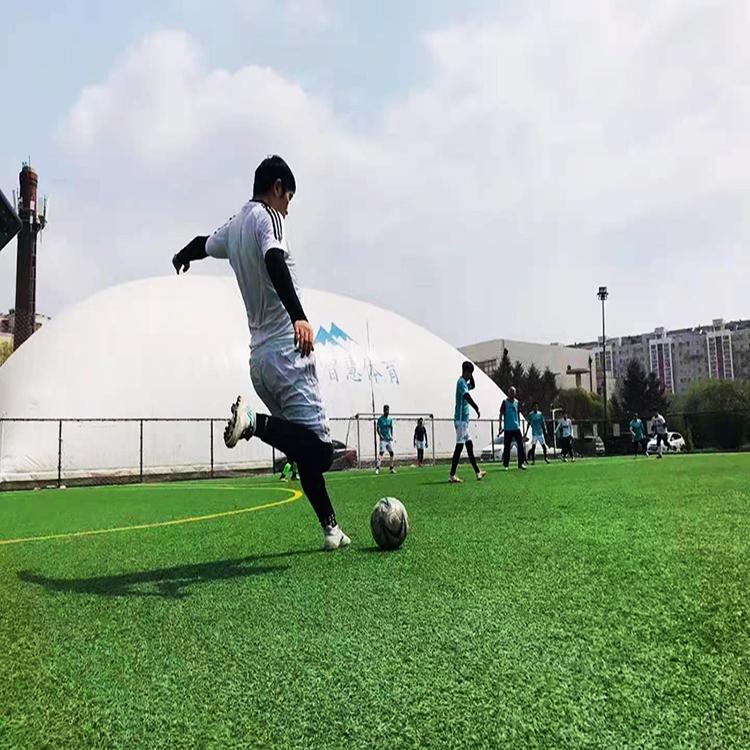 鞍山气膜足球场施工设计，充气膜体育馆造价，欢迎咨询