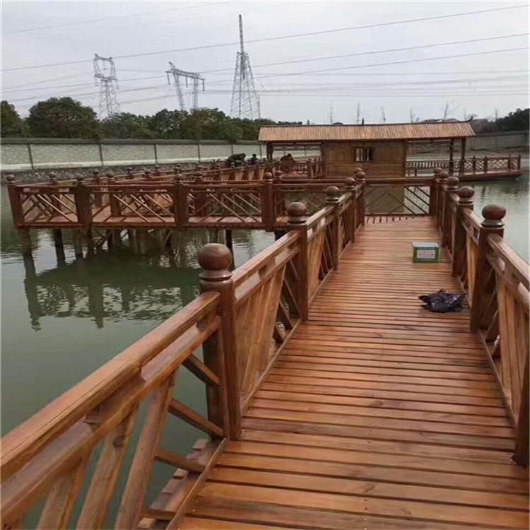 沈阳户外防腐木桥 碳化木地板 防腐木栈道地板批发厂家