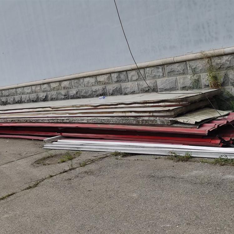 常年回收彩钢板 沈阳废旧彩钢板拆除收购公司 欢迎咨询价格