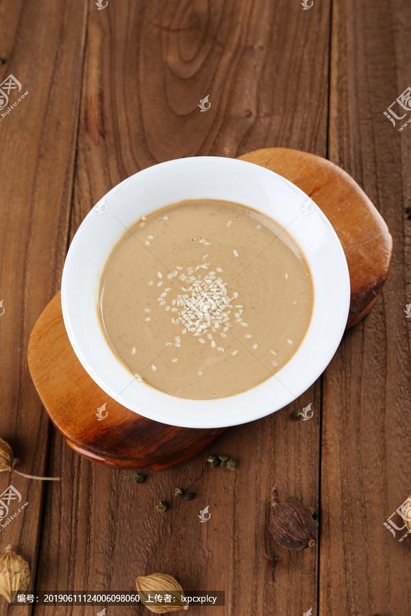 丹东芝麻酱批发 选购芝麻酱的好办法 三英芝麻皇