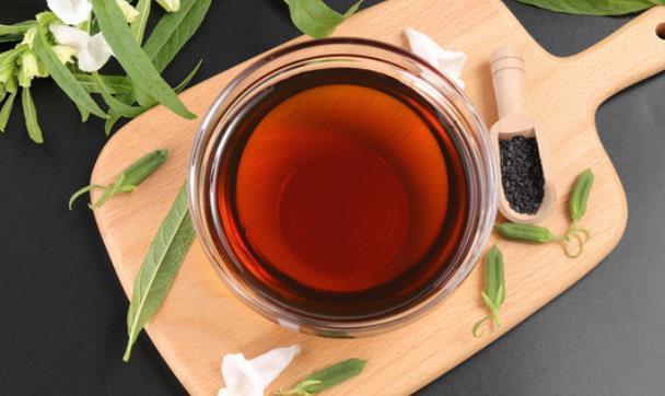 纯正压榨香油 厂家直销100%纯香油 口味好 价格低