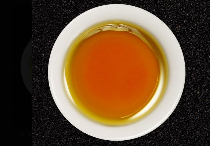 十几年老品牌香油 宏兴食品厂 出售优质芝麻香油 物美价廉