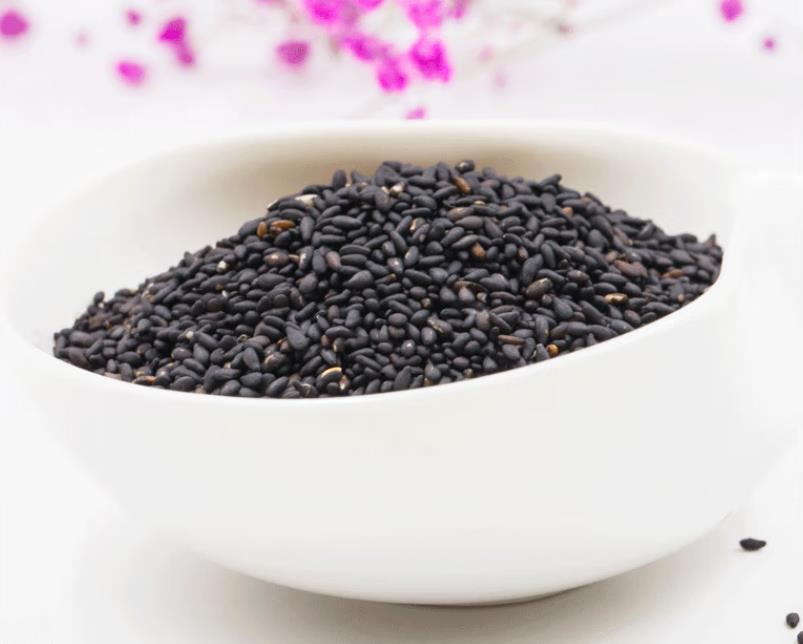 早餐一把黑芝麻 家中常备黑芝麻 营养黑芝麻 养肺益脾