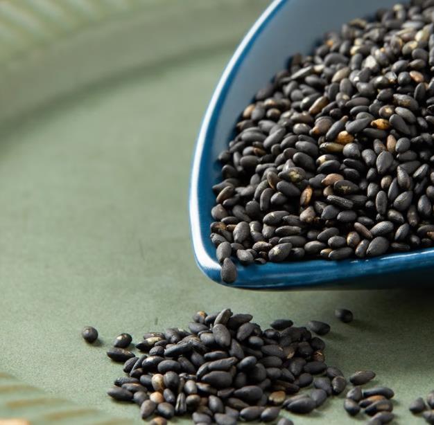 精挑细选每一颗黑芝麻粒 色泽纯正 口感上乘