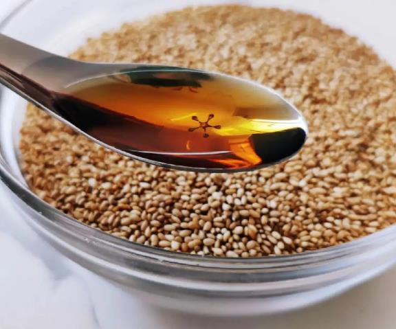 多年制油经验 手艺考究 品质一流 宏兴芝麻油直营商户