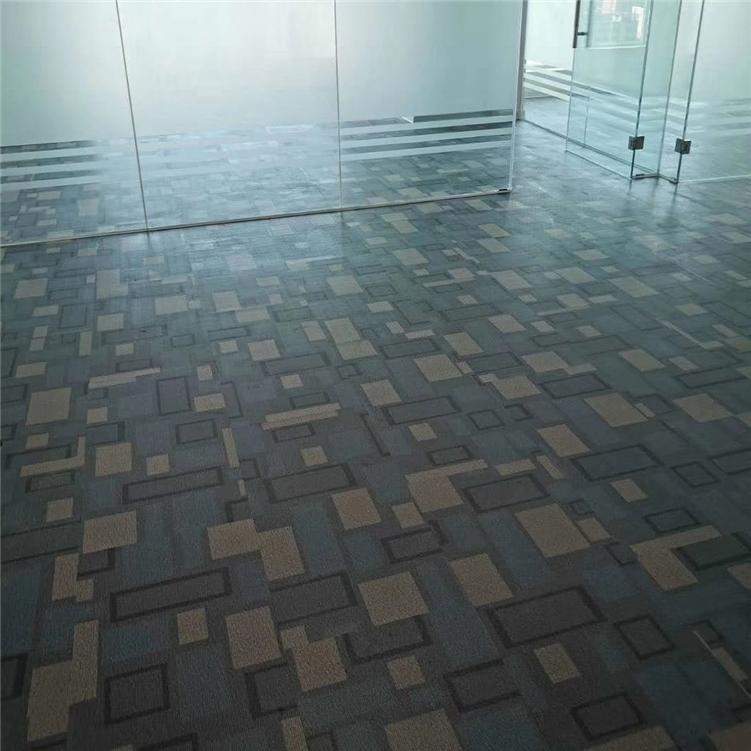 厂家直销健康环保PVC地板加厚耐磨层