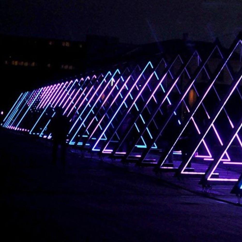 长春新款景区公园定制降温加湿器加七彩灯光夜景效果出彩引流烟雾门  鲁艺雕塑 