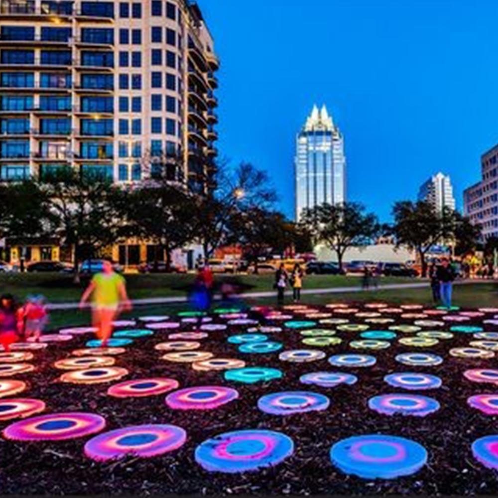 太原婚纱摄影道具七彩灯光水雾门夏季户外引流不锈钢喷雾雕塑雾化隧道  鲁艺雕塑 