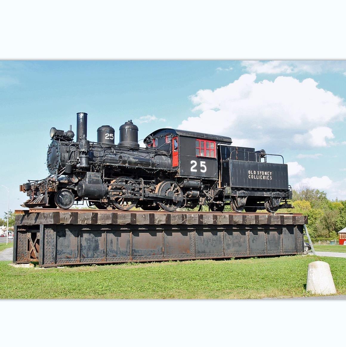 石家庄复古蒸汽火车头模型铁皮火车餐厅装饰经典铁艺复古轨道火车 河南郑州