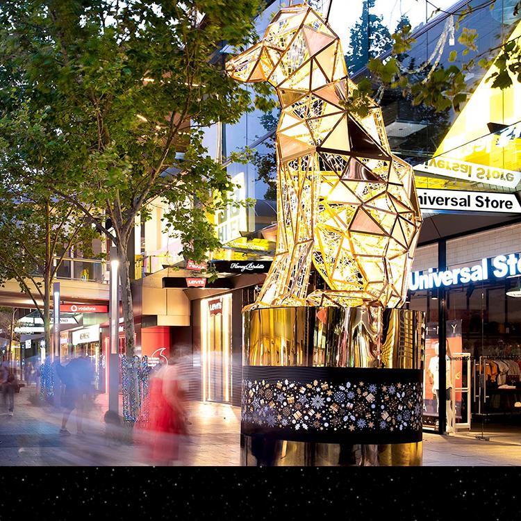 厂家制作新年猪年粉色卡通飞虎造型花灯场地花灯展布置