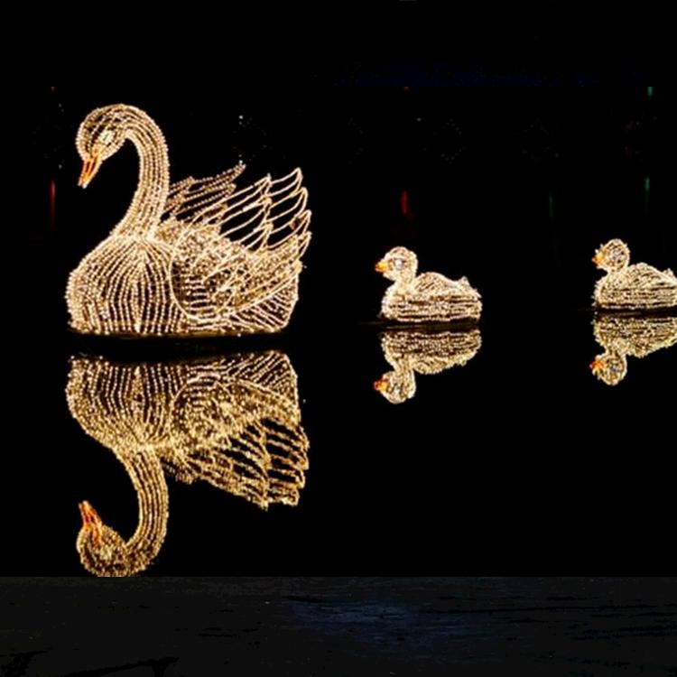 户外大型炫彩亚克力几何造型定制创意特色场地布置道具生产厂家