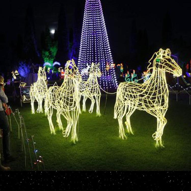 酒店商场蛋糕型圣诞树场景布置广场大型圣诞树装饰工程厂家制做哈尔滨