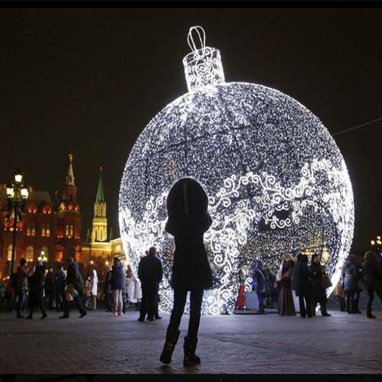 大型室内户外铁艺框架发光圣诞树节日装饰彩色渐变亚克力圣诞树哈尔滨