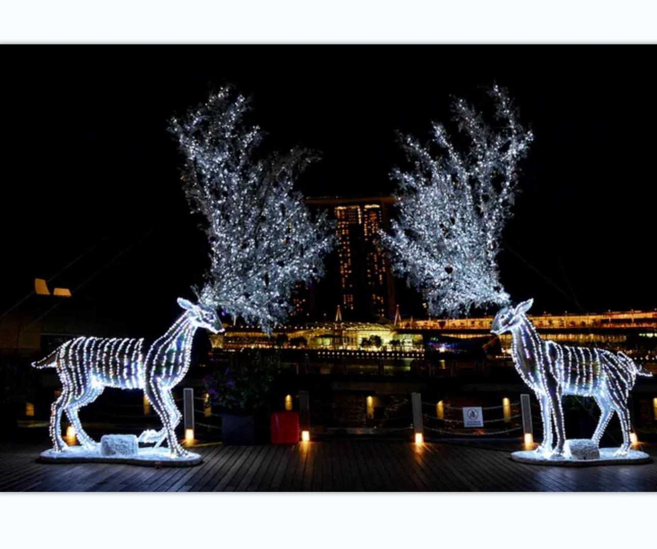 网红打卡万象城极光小镇圣诞节日梦幻美陈炫彩亮片水晶琉璃圣诞树大连