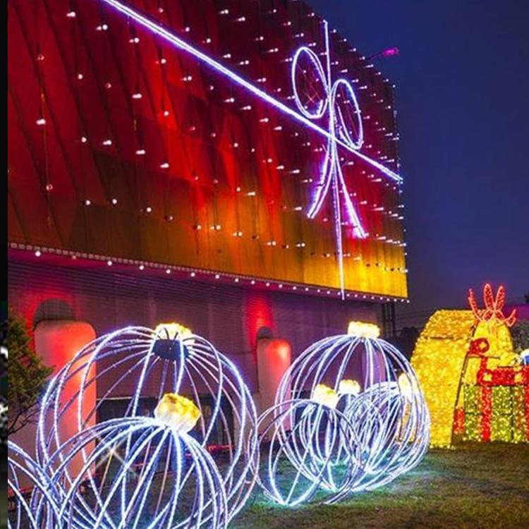 厂家大型户外15米灯光圣诞树网红抖音樱花粉色音乐礼盒圣诞树哈尔滨