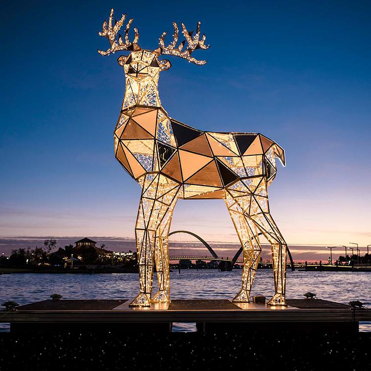 大型框架异形创意圣诞树圣诞节商场装饰亚克力钻石圣诞树制做厂家长春