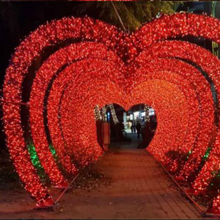 2022大型圣诞商场美陈圣诞节户外大型仿真框架亚克力黄色圣诞树大连