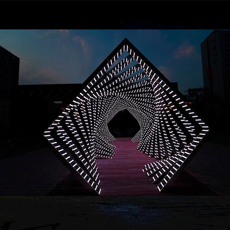 大型框架广场圣诞节日装饰藤条挂枝圣诞树户外商场景布置普通裸树哈尔滨