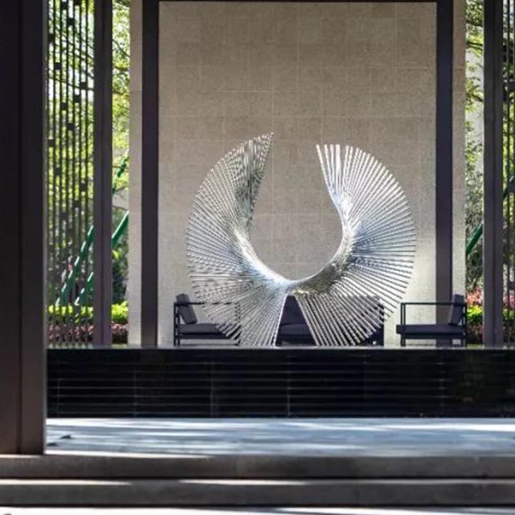 不锈钢镂空球现货雕塑水景广场园林景观金属镜面白钢发光体摆件大连