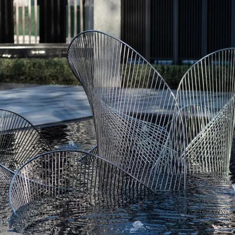 户外大型雕塑不锈钢月亮金属圆环镜面发光地产水景现代化装饰摆件长春