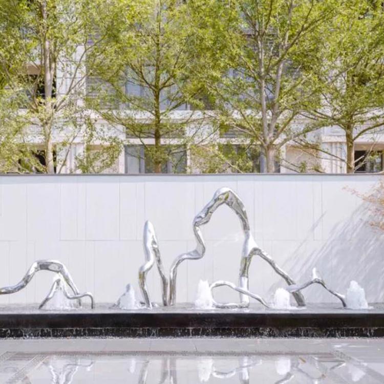 厂家供应不锈钢雕塑金属工艺品城市雕塑不锈钢雕塑坦克不锈钢雕塑哈尔滨