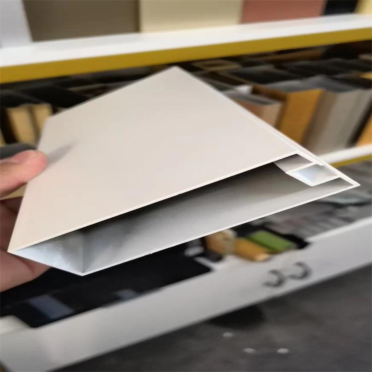 木纹铝方通 大堂吊顶装饰型材 现货颜色可定制