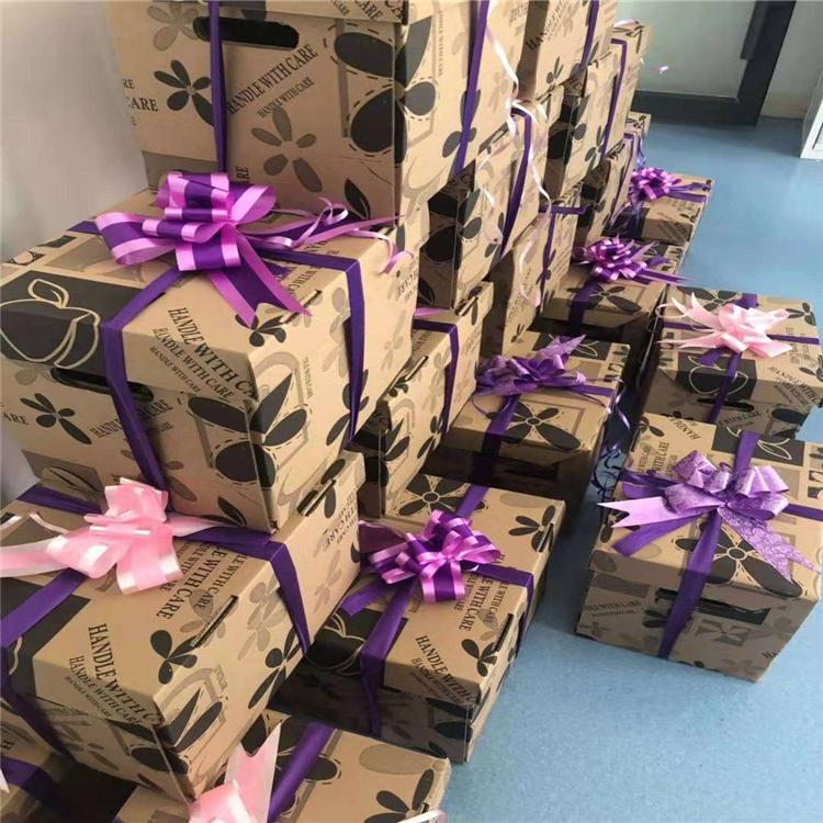 沈阳市长宏纸箱厂家可定做纸箱服装发货纸箱小号纸箱快递盒子