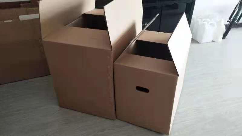 搬家手扣纸箱快递盒子定制纸箱公司搬家个人搬家专用纸箱