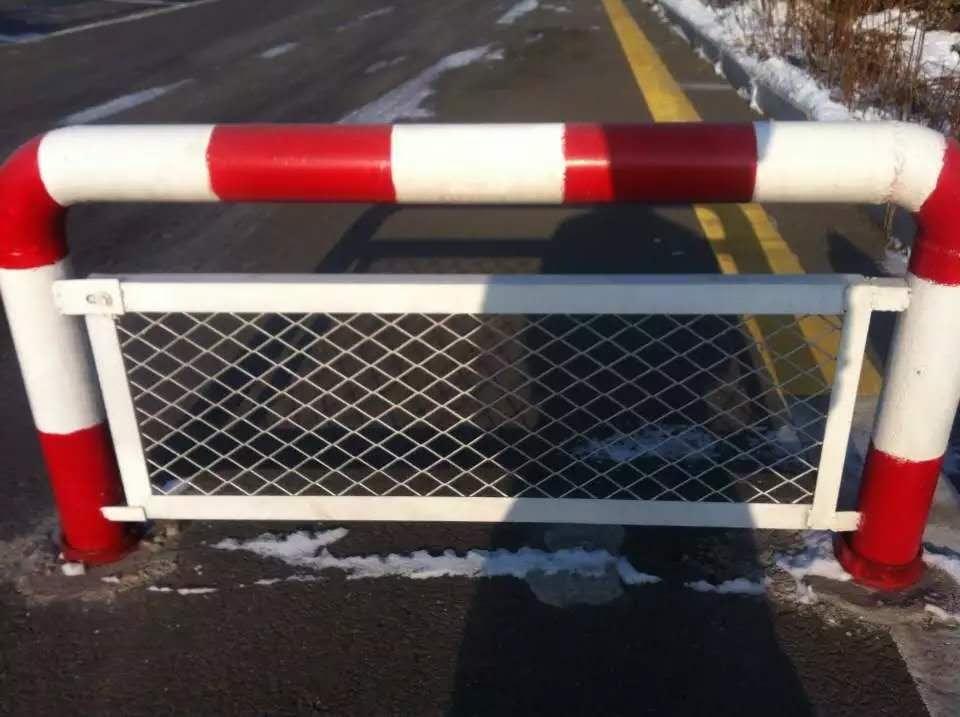 东北护栏厂家面向全国批发零售锌钢护栏