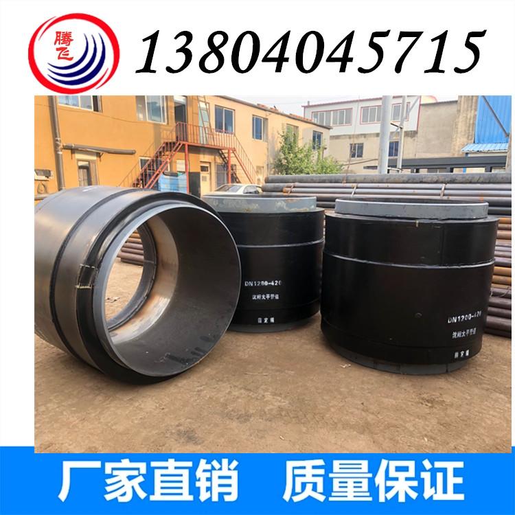 预制保温各种管件，主要包括保温弯头，保温三通四通，保温补偿器，各种异型管件等，采用的是聚氨酯泡沫的保温技术。