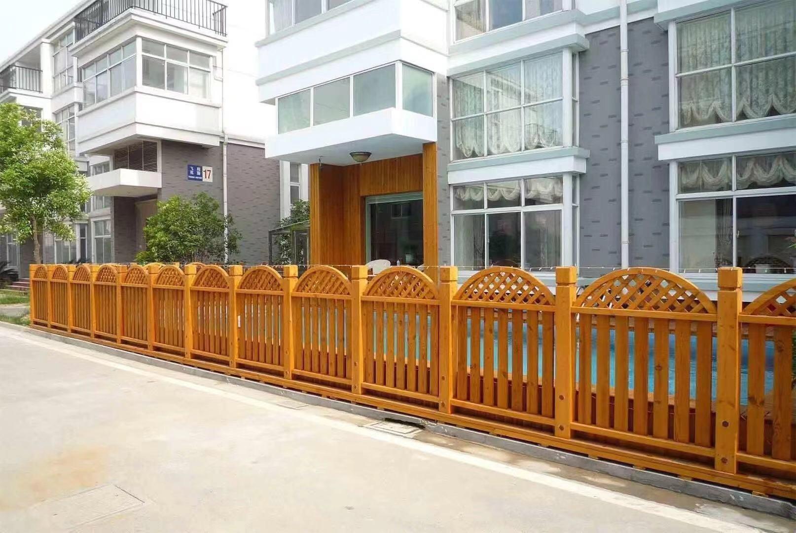 防腐木围栏 沈阳木围栏 院子小区围栏定做 天意园林价格美丽