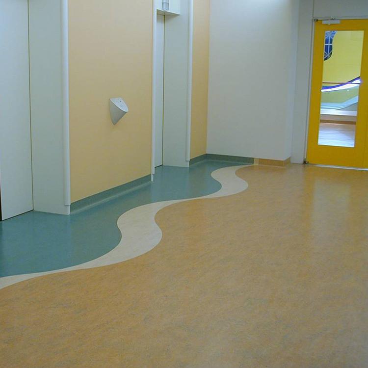 沈阳泰迪斯厂家医院塑胶地板批发pvc塑胶地板沈阳卷材地胶厂