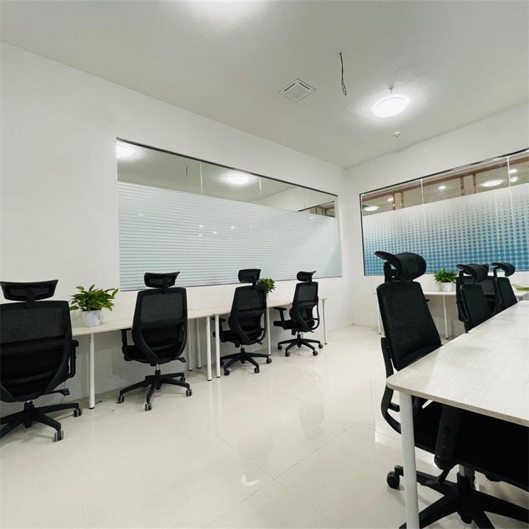 9人间办公室出租 交通方便环境优美家具和办公室的费用分开计算众创空间