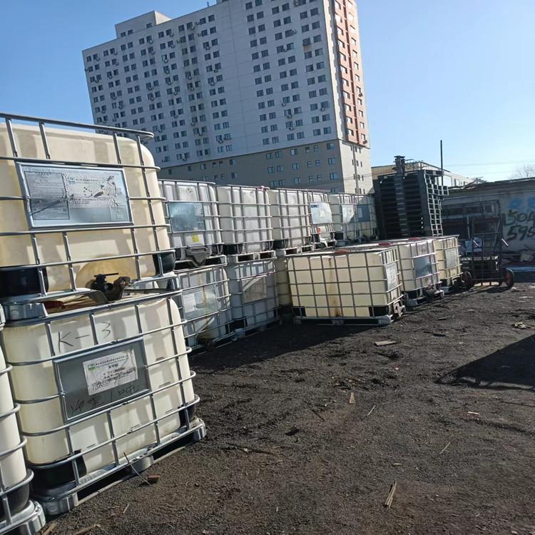 废旧塑料吨桶回收  闲置塑料桶上门收购 免费估价 鑫腾发